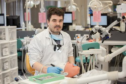 Associate Professor Jonathan Broadbent