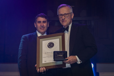 Professor Richard Beasley accepts the HRC Beaven Medal from Dr Lester Levy.