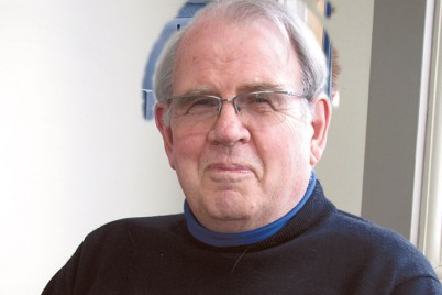Dr Bruce Scoggins